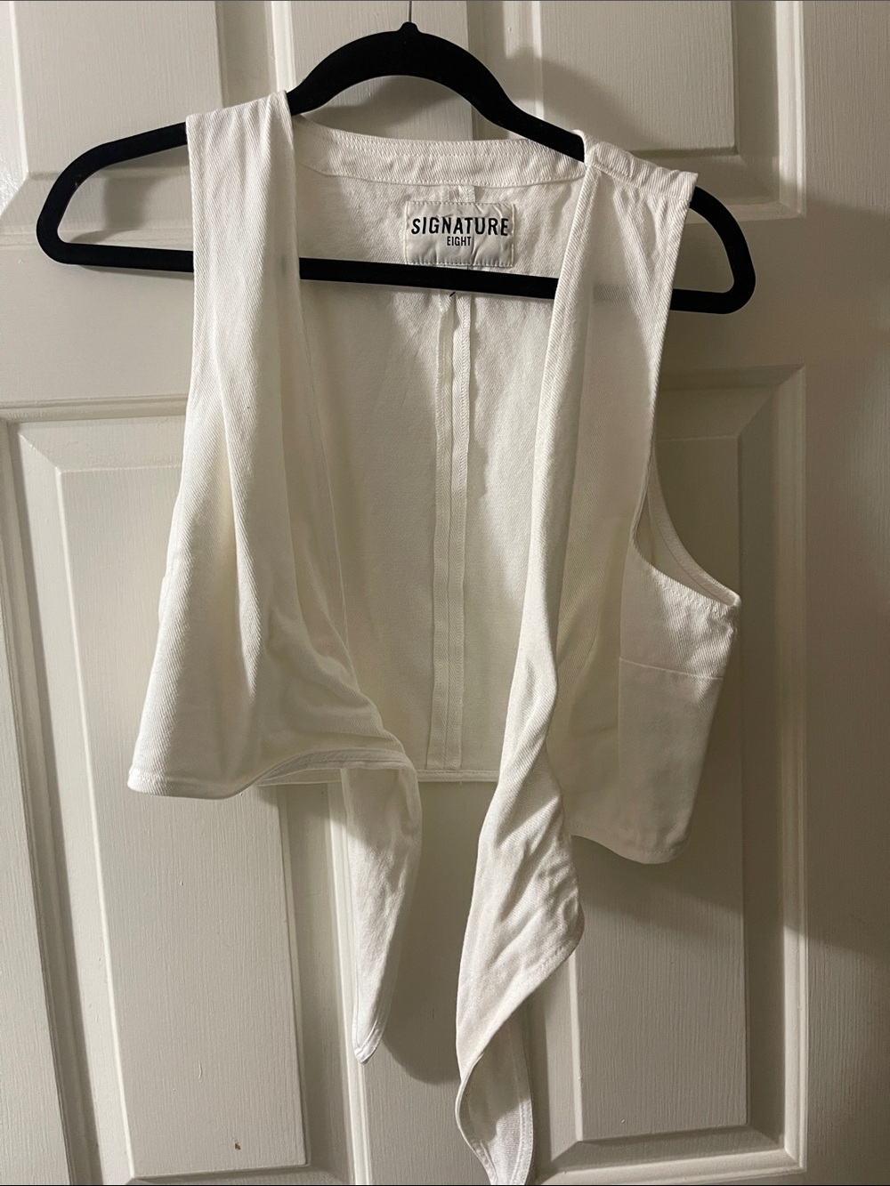 Signature White Tie-Front Crop - Picture 4 of 4
